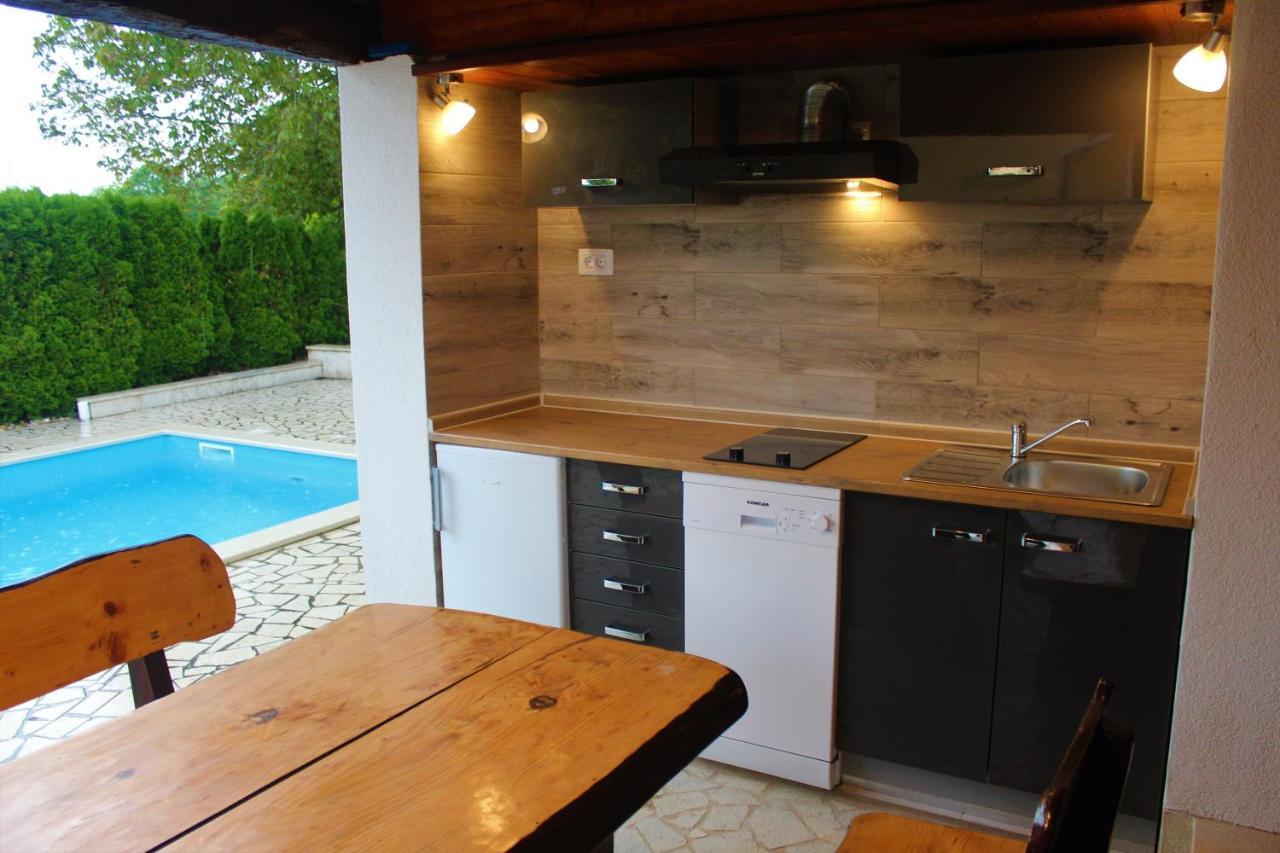 House Semy With Private Pool Villa Pazin Ngoại thất bức ảnh