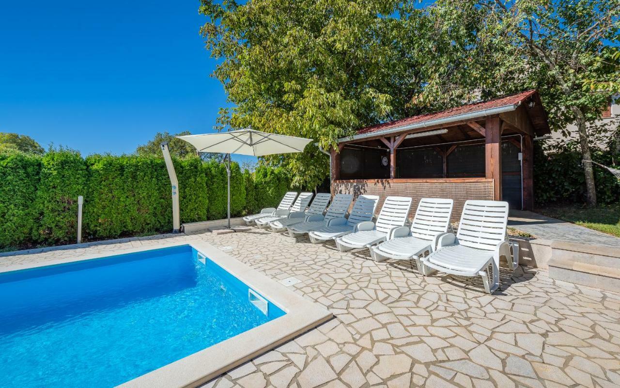 House Semy With Private Pool Villa Pazin Ngoại thất bức ảnh