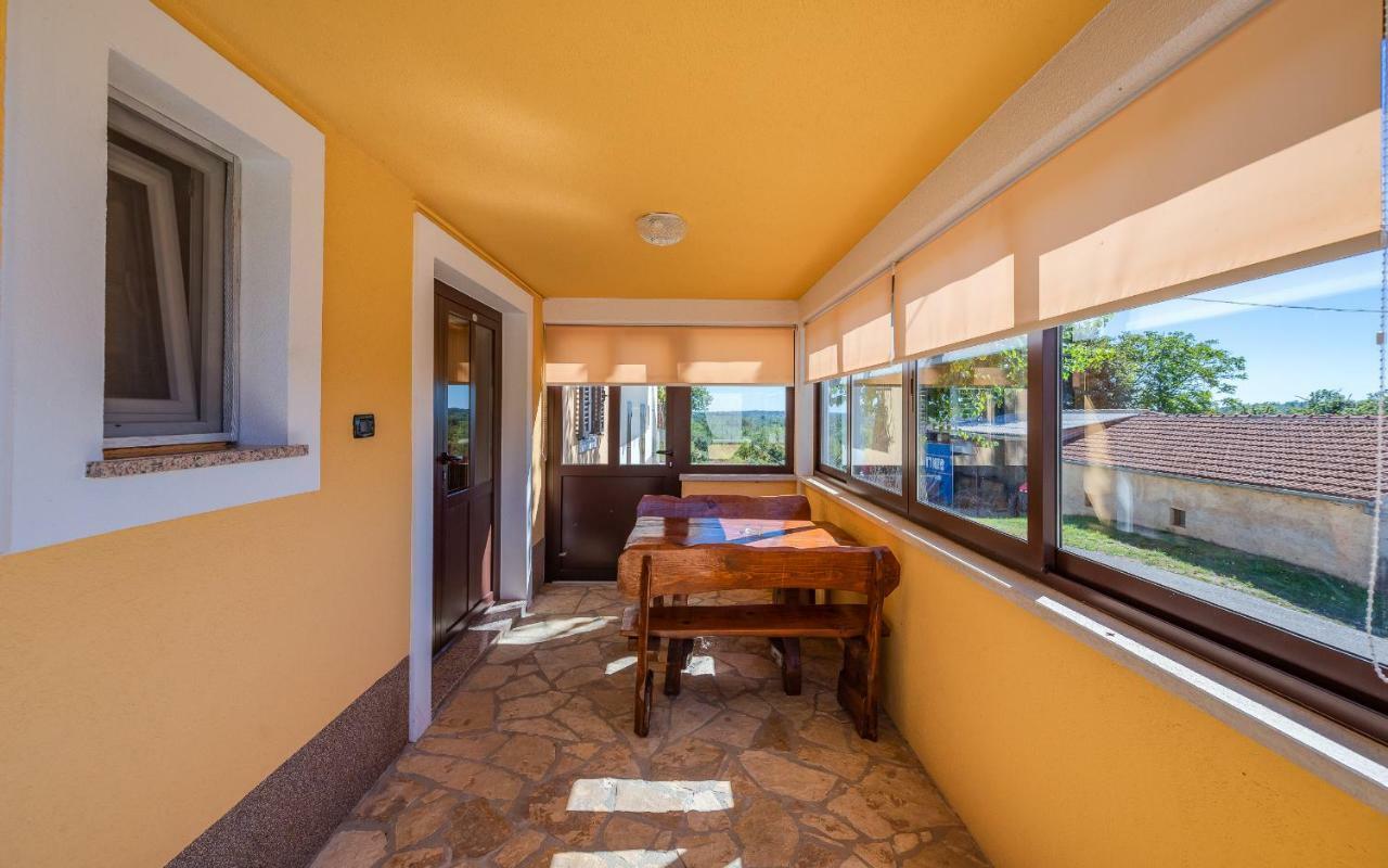 House Semy With Private Pool Villa Pazin Ngoại thất bức ảnh